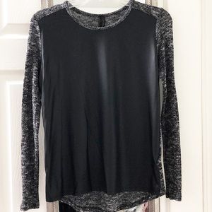 GUESS Long Sleeve Sweater, size X-Small